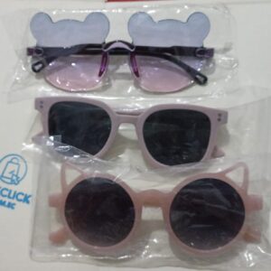 TRES GAFAS DE SOL PARA NIÑA